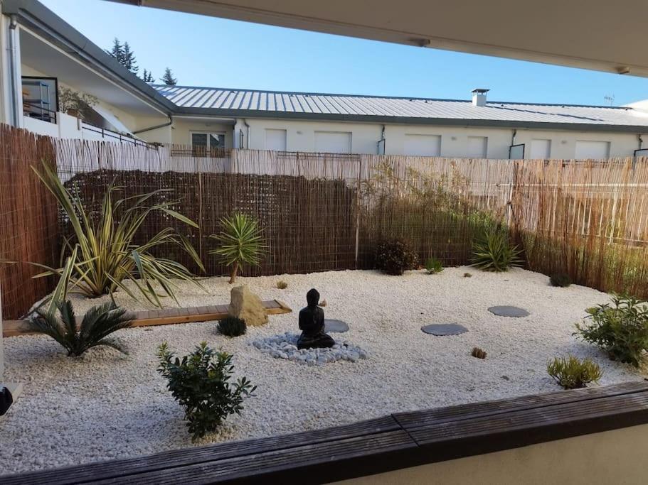 Appartement 8 Personnes En Face Des Remparts Climatise Avec Terrasse Et Parking Avignon Exterior photo