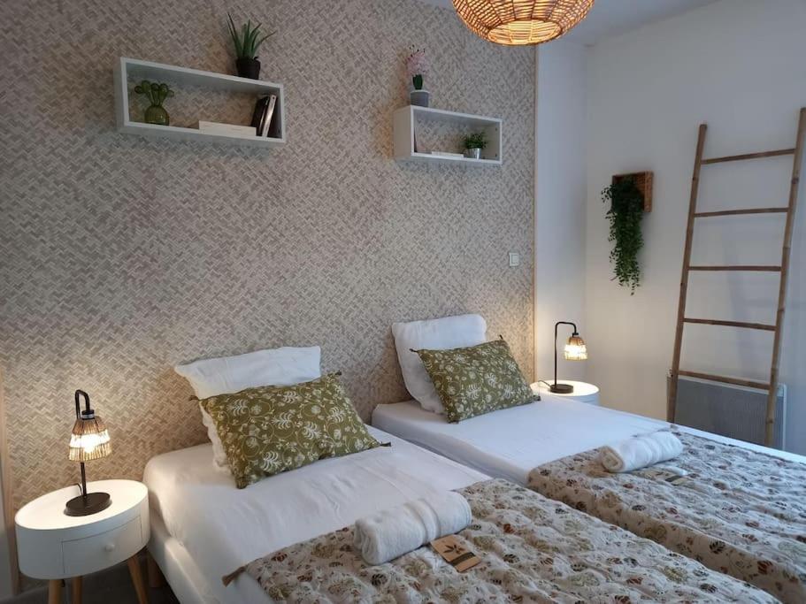 Appartement 8 Personnes En Face Des Remparts Climatise Avec Terrasse Et Parking Avignon Exterior photo